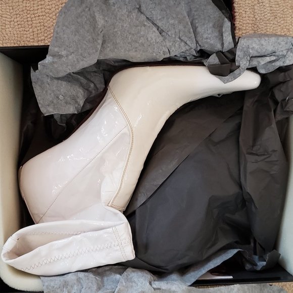 Couture Donald J Pliner - VINI2=PT Patent Boot - Picture 2 of 8